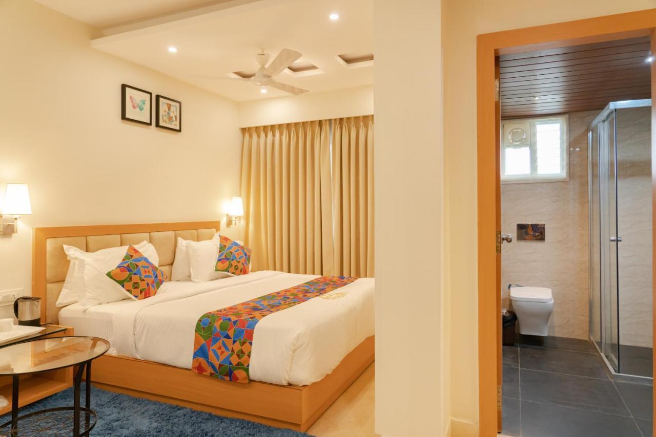 KVR Capitol Suites Vijayawāda Exterior foto