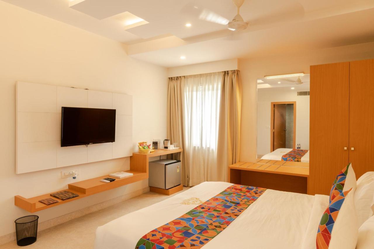 KVR Capitol Suites Vijayawāda Exterior foto