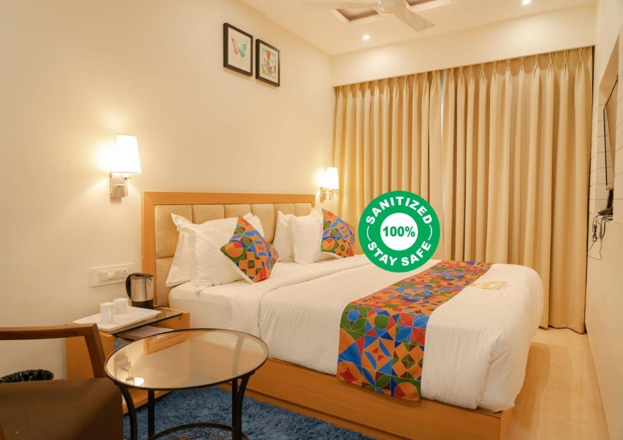KVR Capitol Suites Vijayawāda Exterior foto